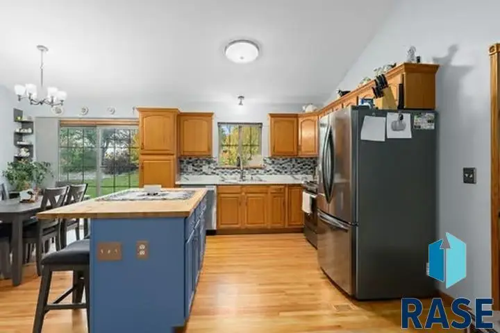 110 Johnstone Cir, Dell Rapids, SD 57022 - #1