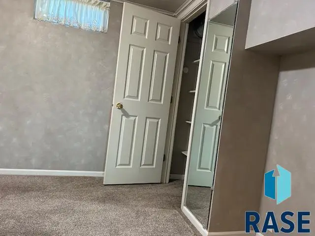 709 E 12th Ave, Mitchell, SD 57301 - #2