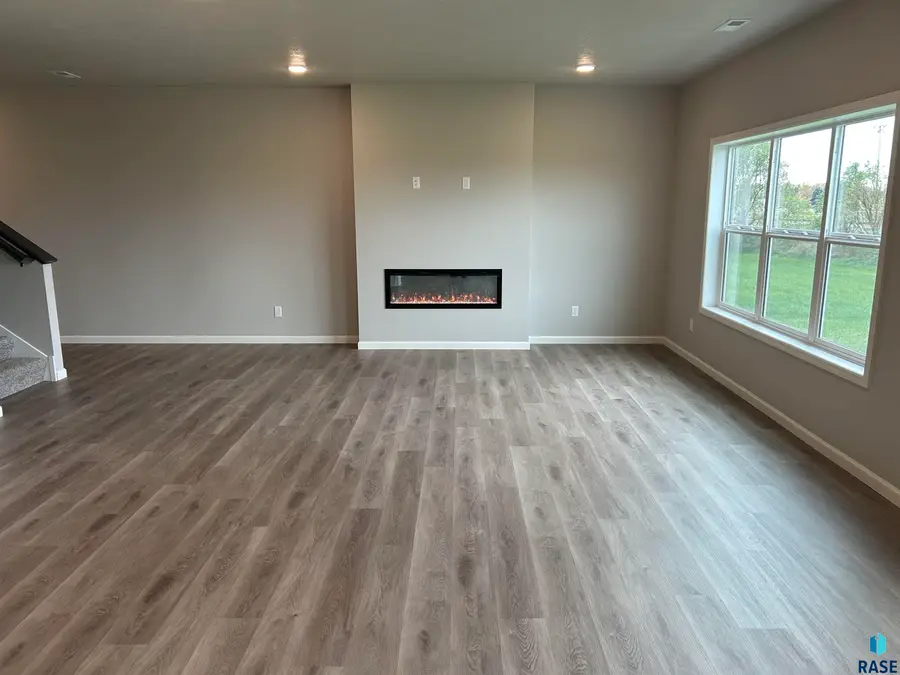 237 Thelma Ave, Harrisburg, SD 57032 - #2