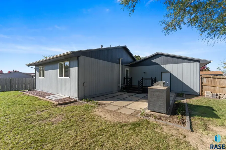 208 N Steven St, Worthing, SD 57077 - #2