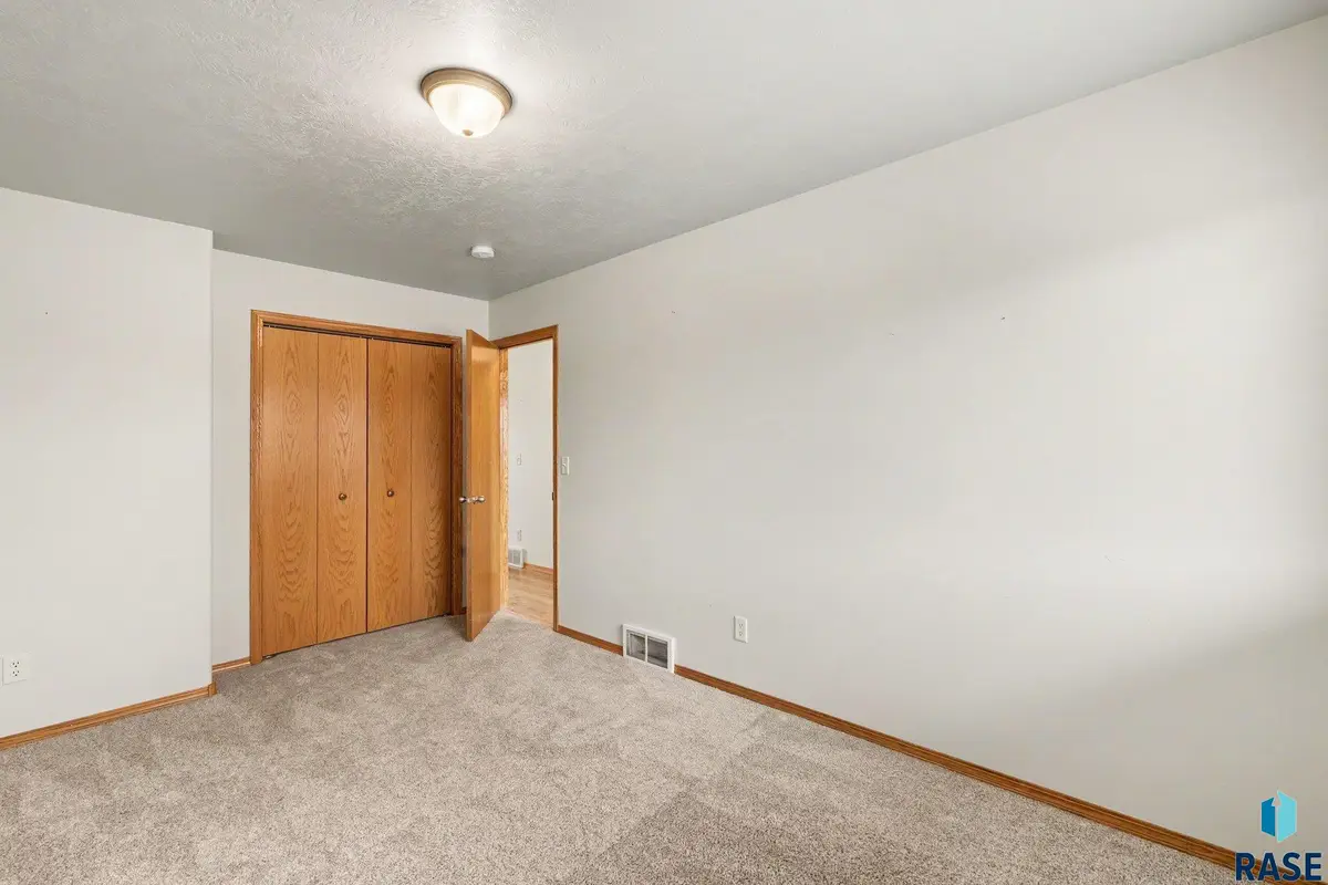6004 S Kerry Ave, Sioux Falls, SD 57106 - #1