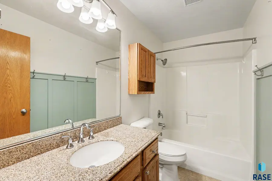 6004 S Kerry Ave, Sioux Falls, SD 57106 - #3