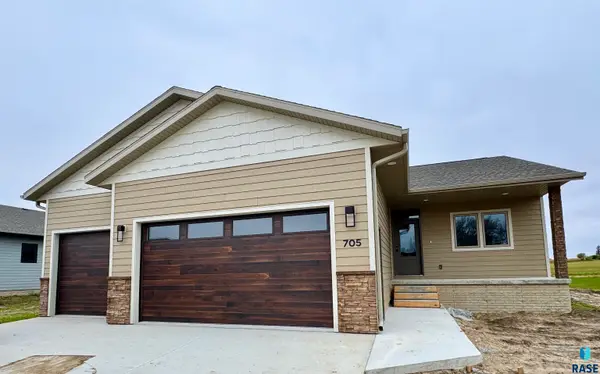 705 Mill Pond Rd, Rock Rapids, IA 51246