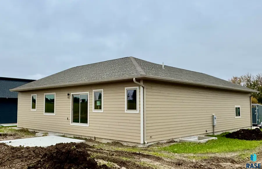705 Mill Pond Rd, Rock Rapids, IA 51246 - #2