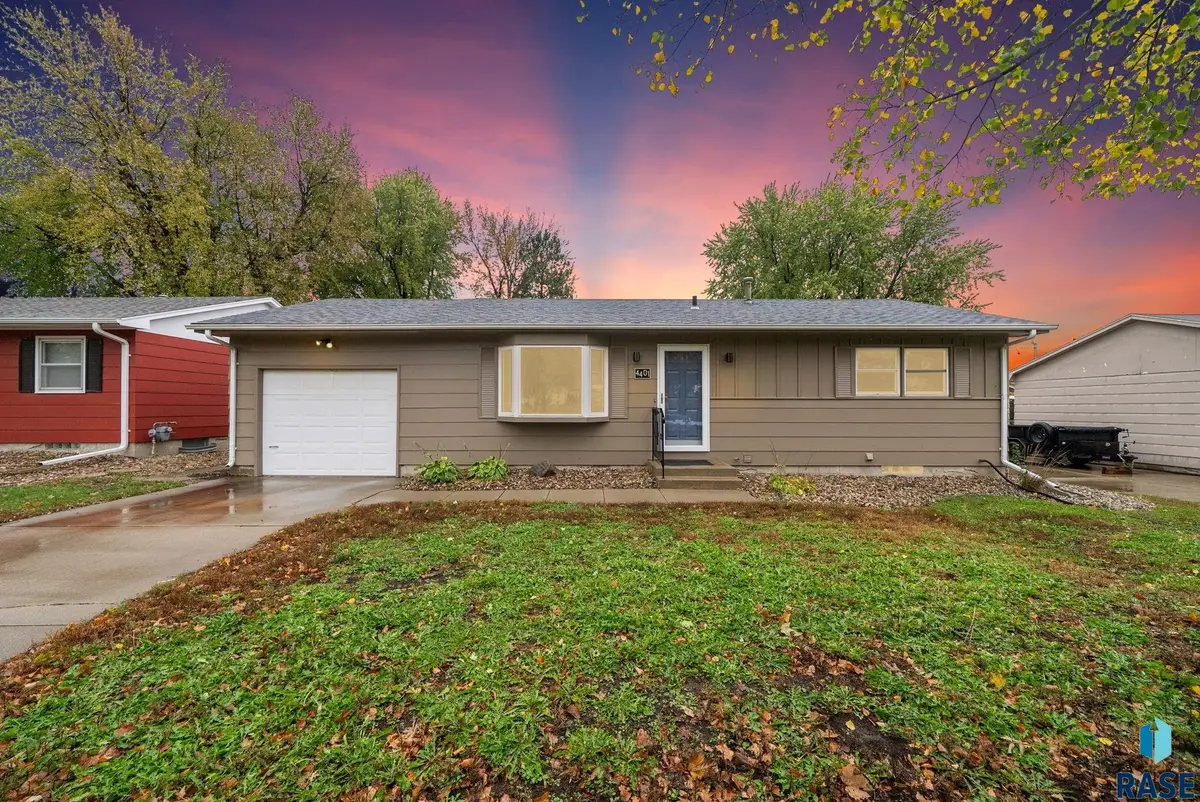 4401 E 8th St, Sioux Falls, SD 57103 - #1