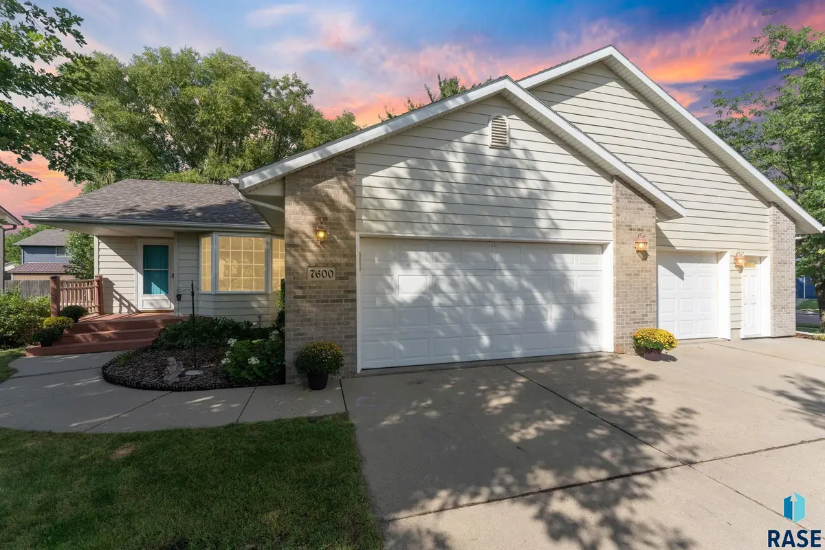 7600 W Regina St, Sioux Falls, SD 57106 - #1