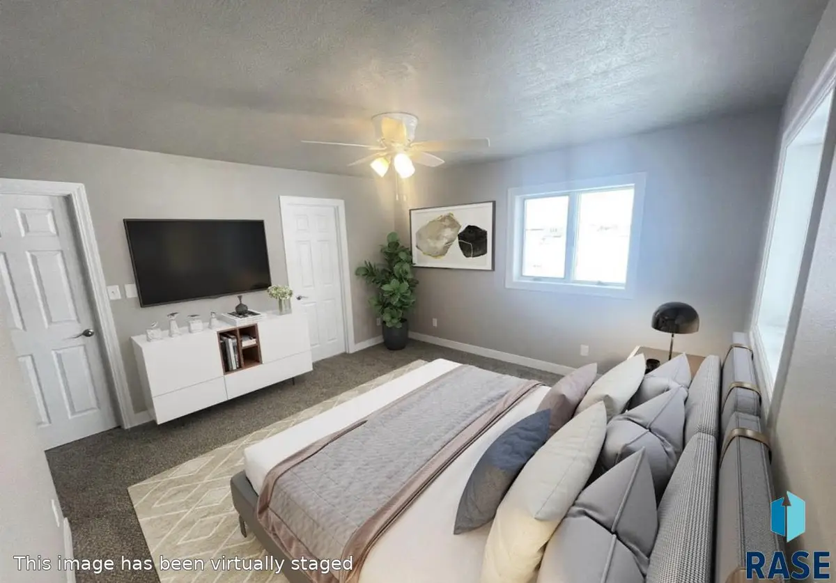 4909 W Bent Grass Cir, Sioux Falls, SD 57107 - #1