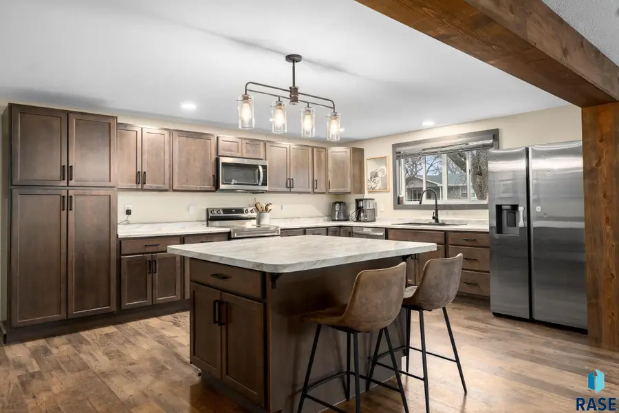 919 S Academy St, Lennox, SD 57039 - #3