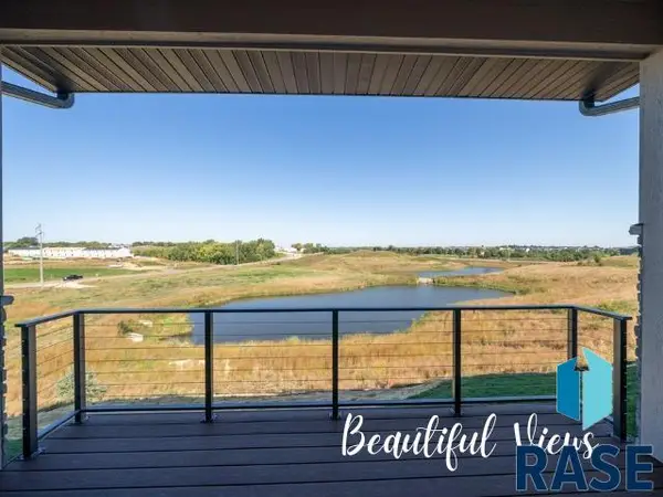 7806 E Bull Pine Trl, Sioux Falls, SD 57110
