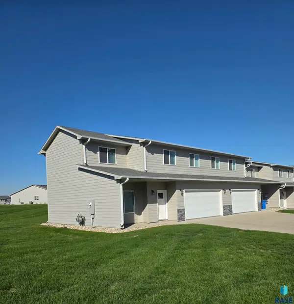 3005 S Broek Dr, Sioux Falls, SD 57106