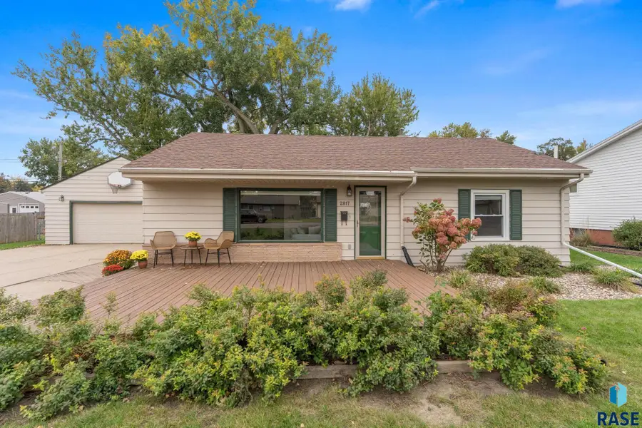 2817 S West Ave, Sioux Falls, SD 57105 - #2