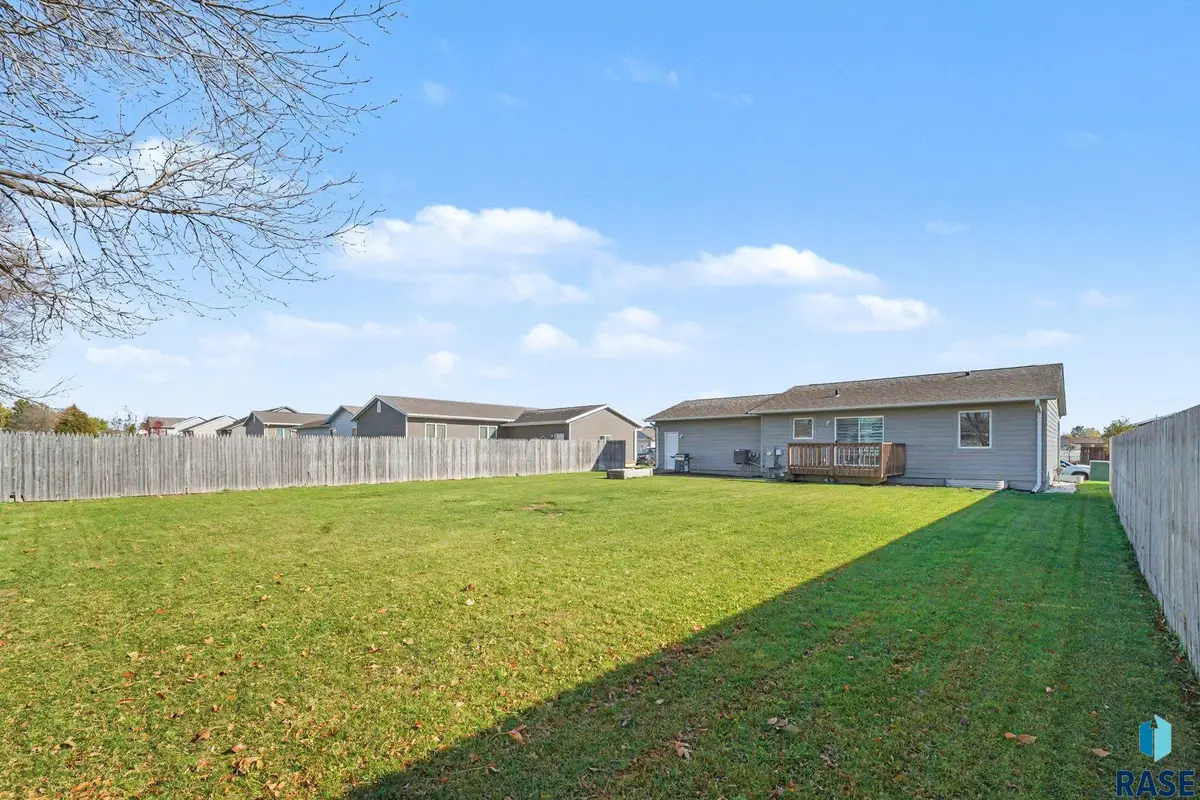 2701 N Pampas Grass Ave, Sioux Falls, SD 57107 - #1