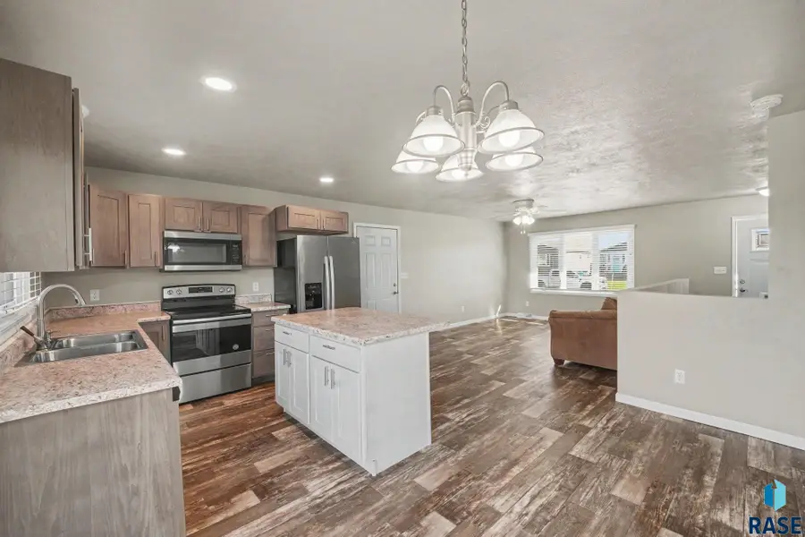 2701 N Pampas Grass Ave, Sioux Falls, SD 57107 - #3