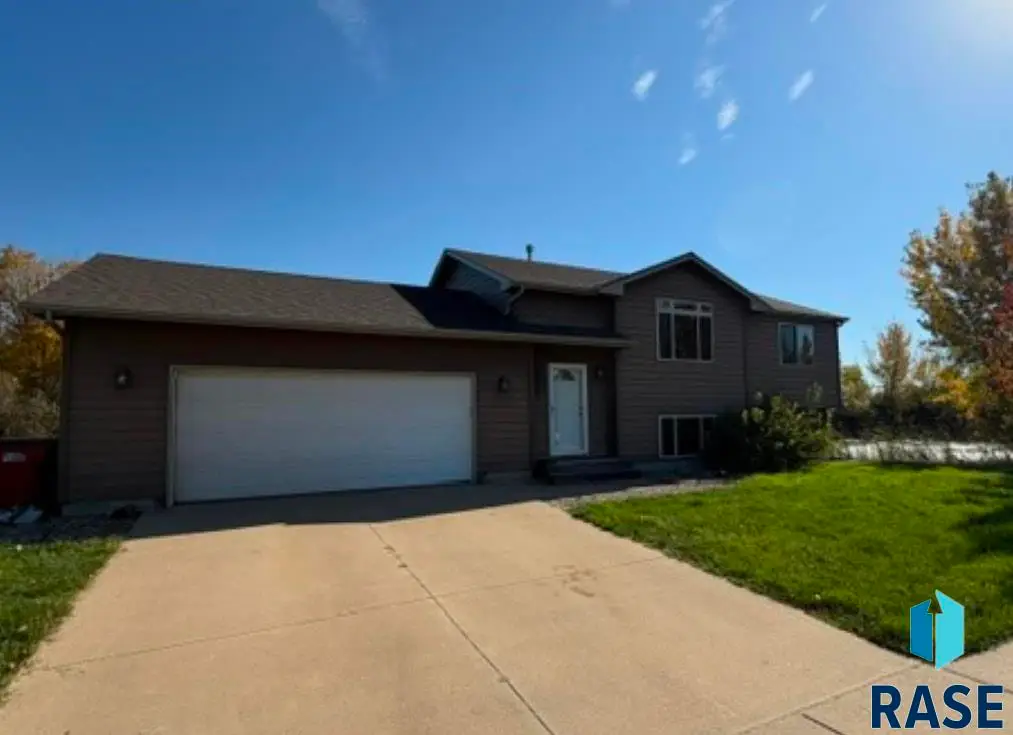 6020 S Kerry Ave, Sioux Falls, SD 57106 - #1