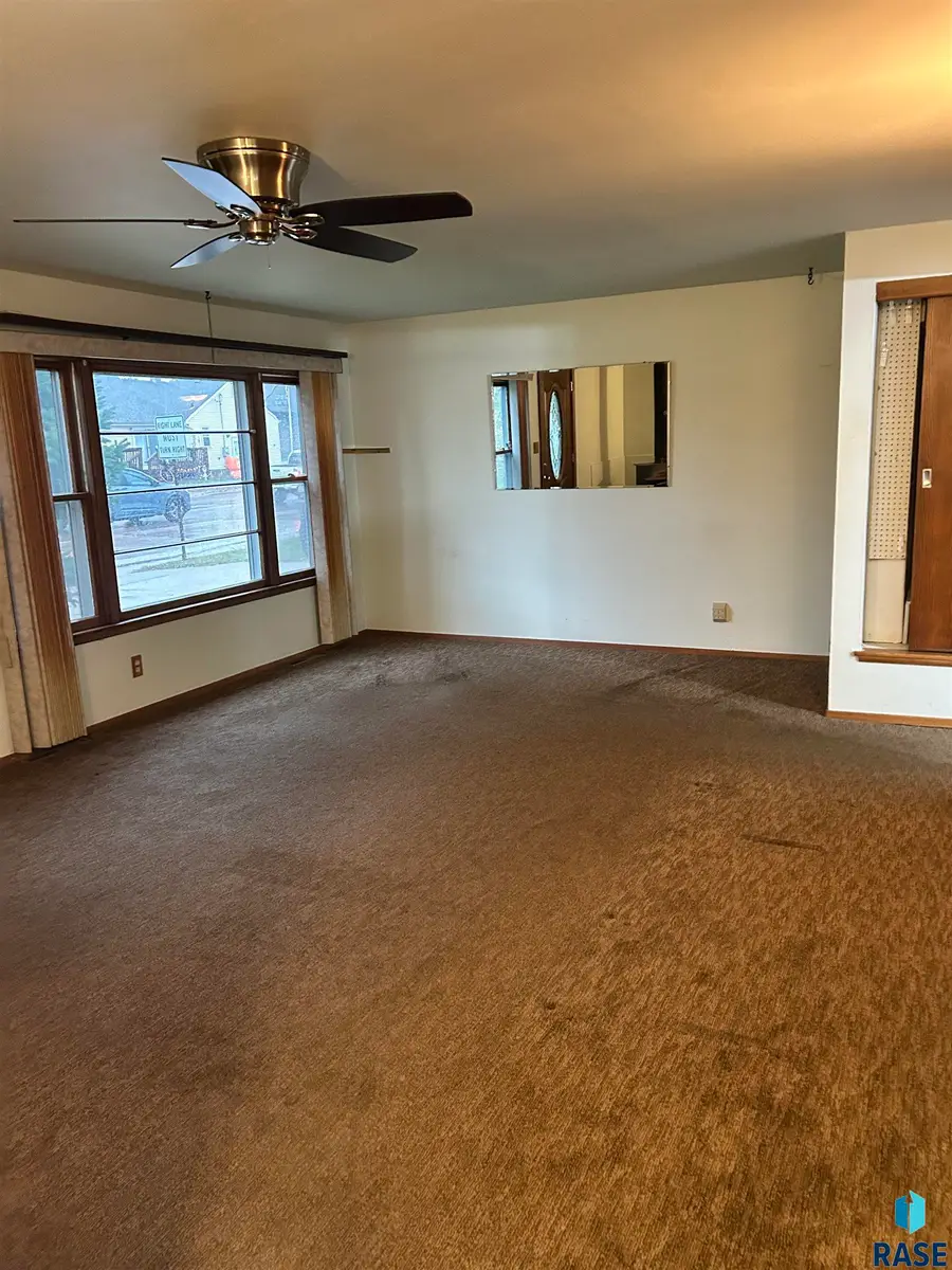 2613 W Madison St St, Sioux Falls, SD 57104 - #2