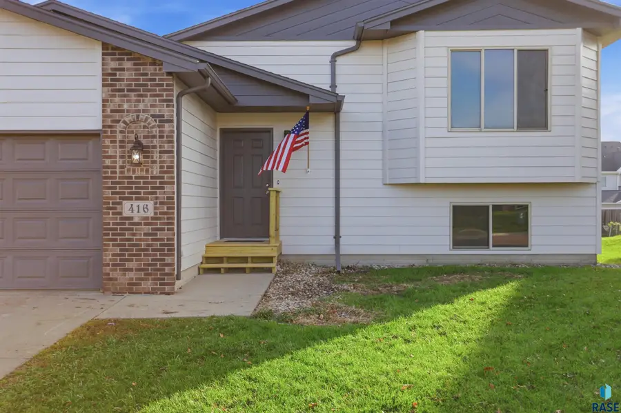 416 N Foss Ave, Sioux Falls, SD 57110 - #2