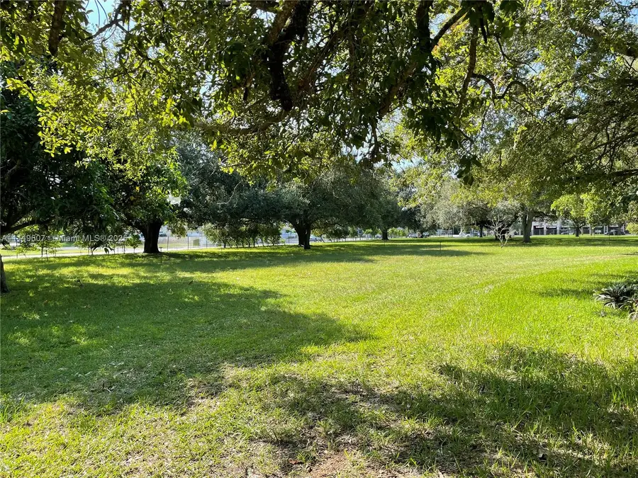 7227 Taft St, Pembroke Pines, FL 33024 - Image #2