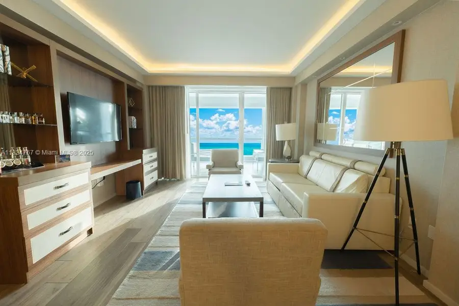 551 N Fort Lauderdale Beach Blvd #R204, Fort Lauderdale, FL 33304 - #3