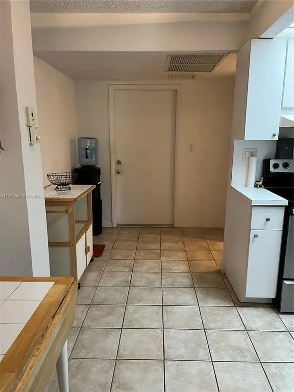 447 NE 195th St #115, Miami, FL 33179