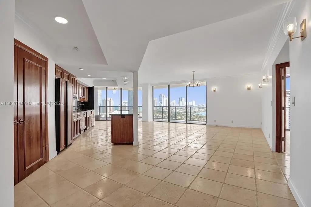 19667 Turnberry Way #26B, Aventura, FL 33180 - Image #1
