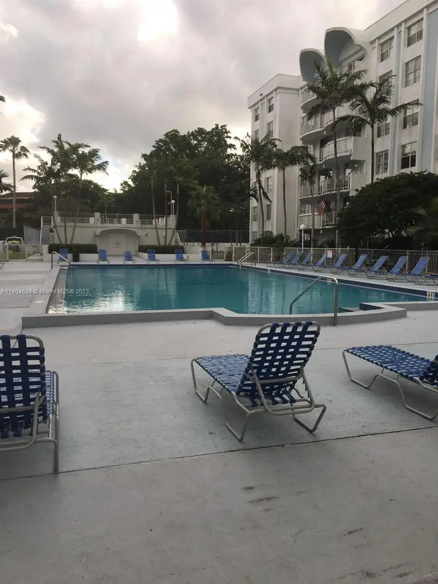 496 NW 165th St Rd #D312, Miami, FL 33169 - Image #2