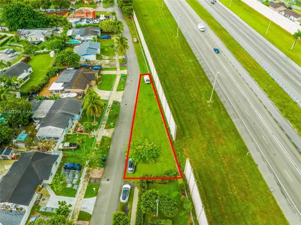 256 SW St, Homestead, FL 33032