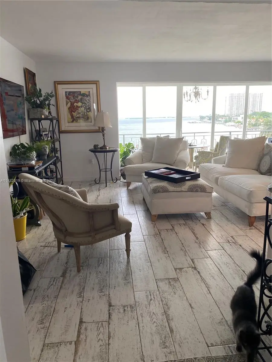 11111 Biscayne Blvd #5D, Miami, FL 33181 - Image #2