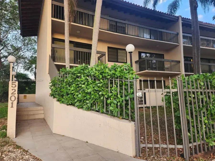 5201 Orduna Dr #14, Coral Gables, FL 33146 - Image #2