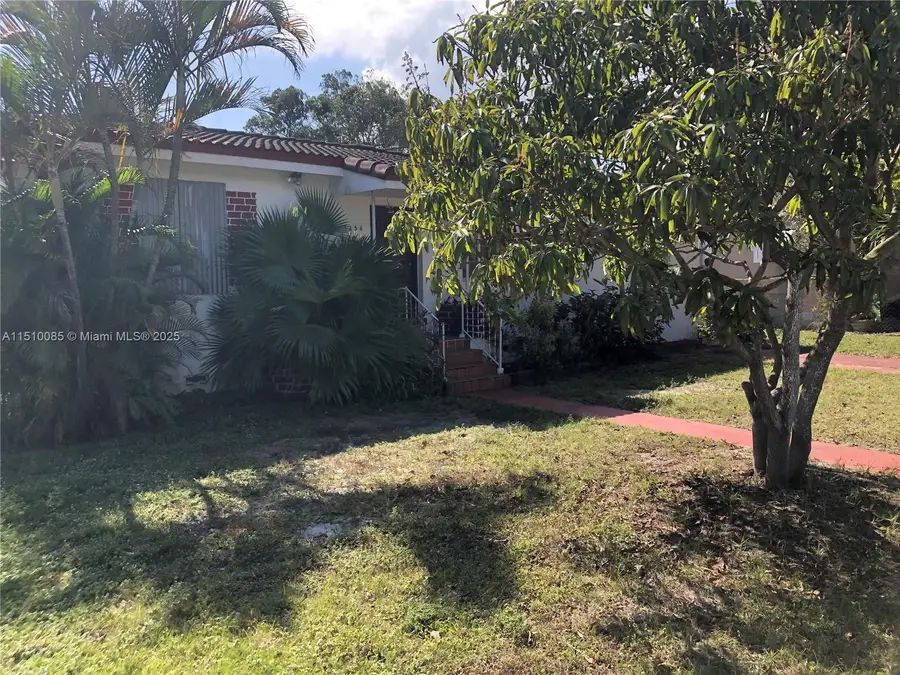 1256 NE 149th St, Miami, FL 33161 - Image #3