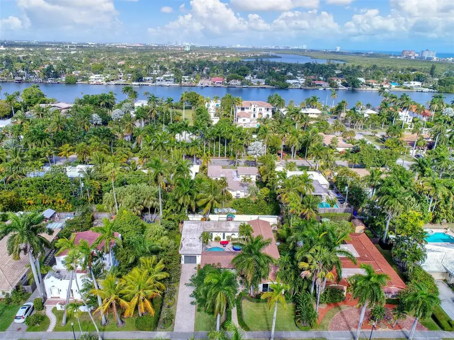 1017 Tyler St, Hollywood, FL 33019 - Image #2