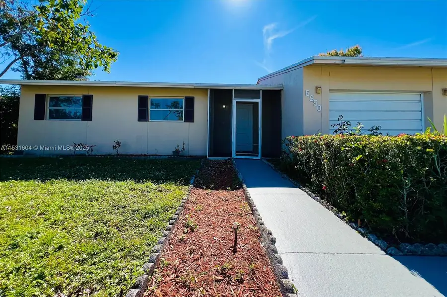 6990 SW 1st St, Margate, FL 33068 - Image #2