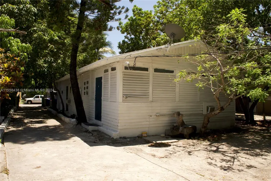 1021 NW 4th St, Miami, FL 33128 - Image #3