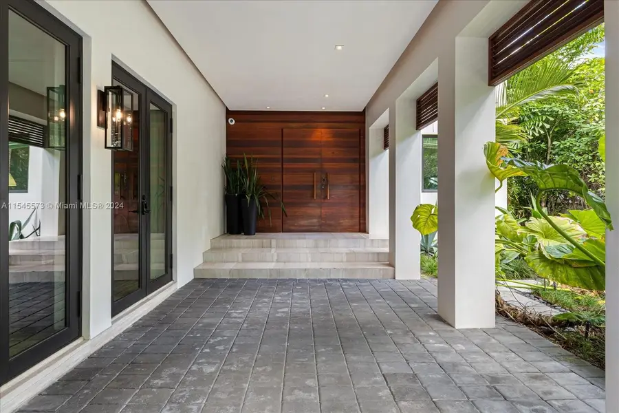 401 E Rivo Alto Dr, Miami Beach, FL 33139 - Image #3