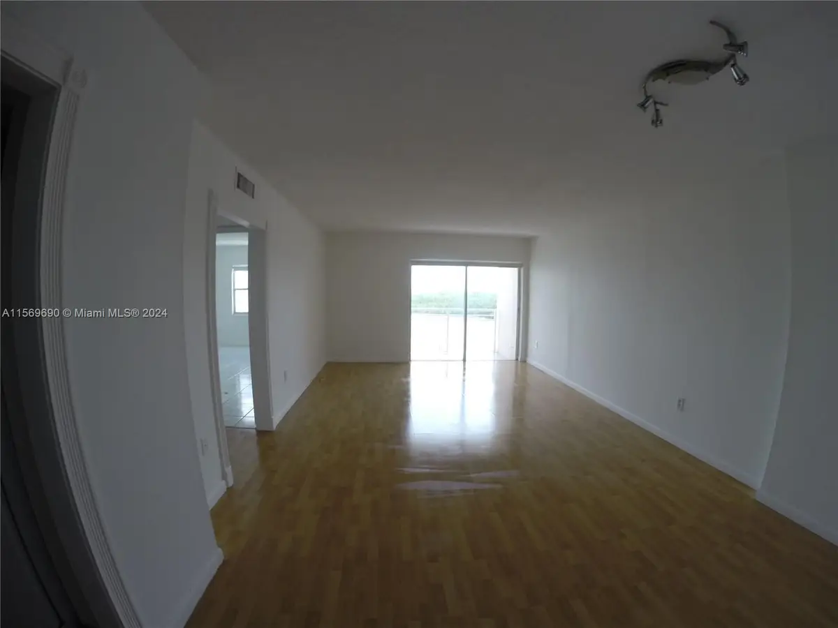 400 Kings Point Dr #905, Sunny Isles Beach, FL 33160 - Image #1