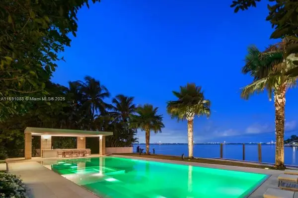 1236 S Venetian Way, Miami, FL 33139