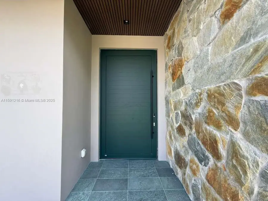 135 SW 29th Rd, Miami, FL 33129 - Image #3