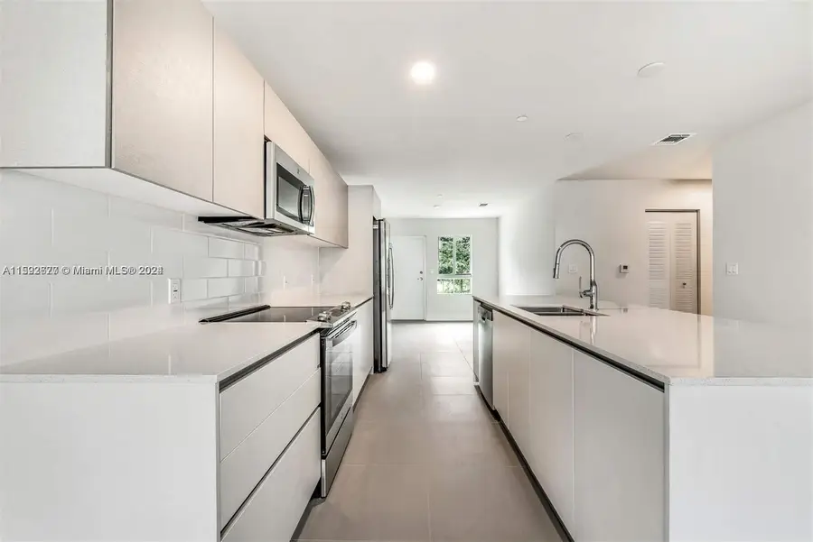 2561 NE 193rd St #1103, Miami, FL 33180 - #3