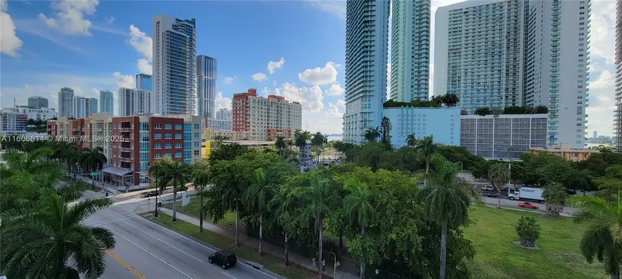 275 NE 18th St #901, Miami, FL 33132 - Image #2