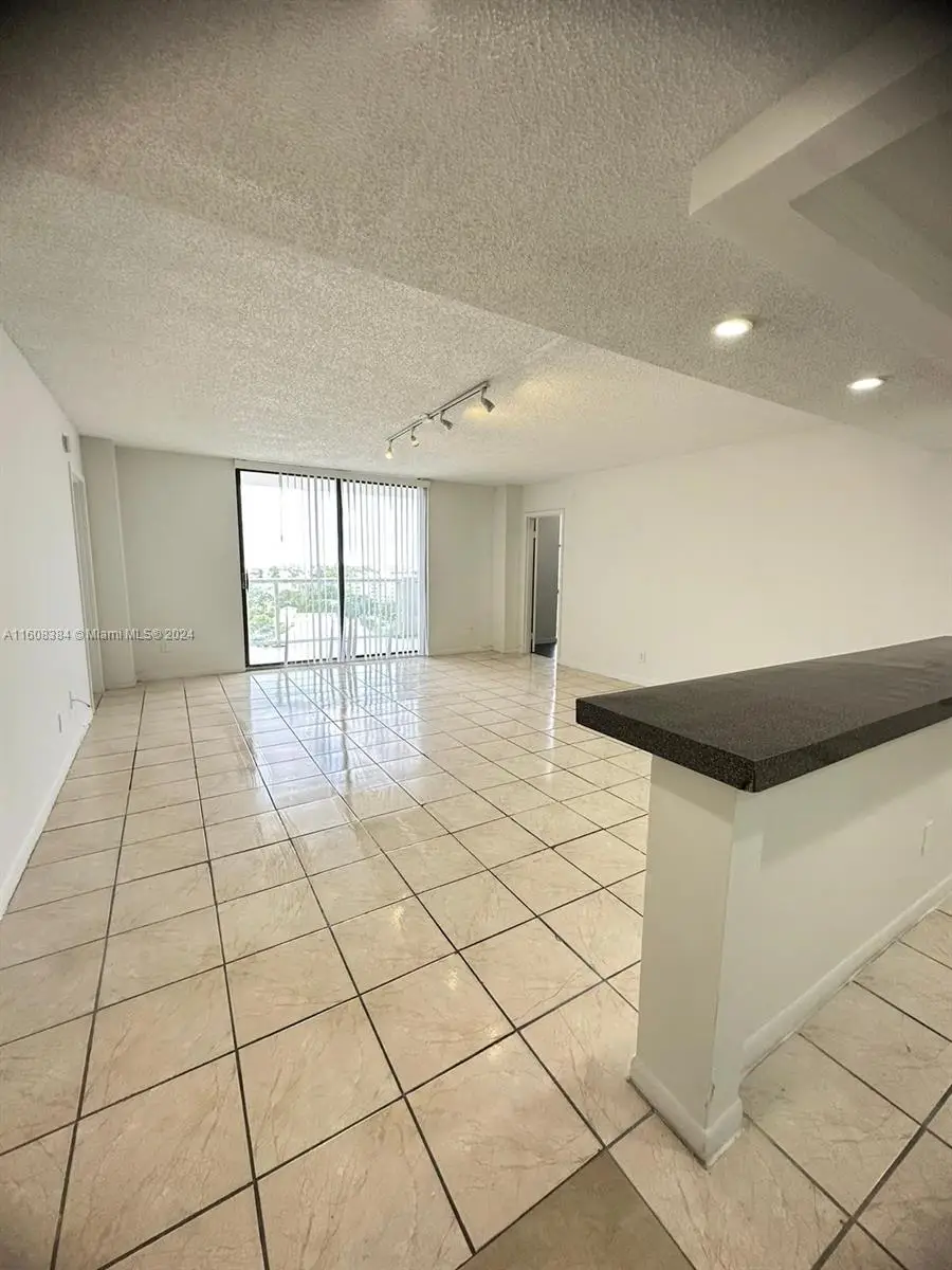 13499 Biscayne Blvd #1209, North Miami, FL 33181 - Image #3