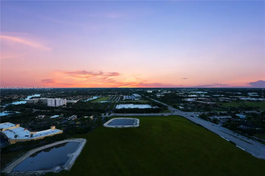 2000 Metropica Way #2009, Sunrise, FL 33323 - Image #2
