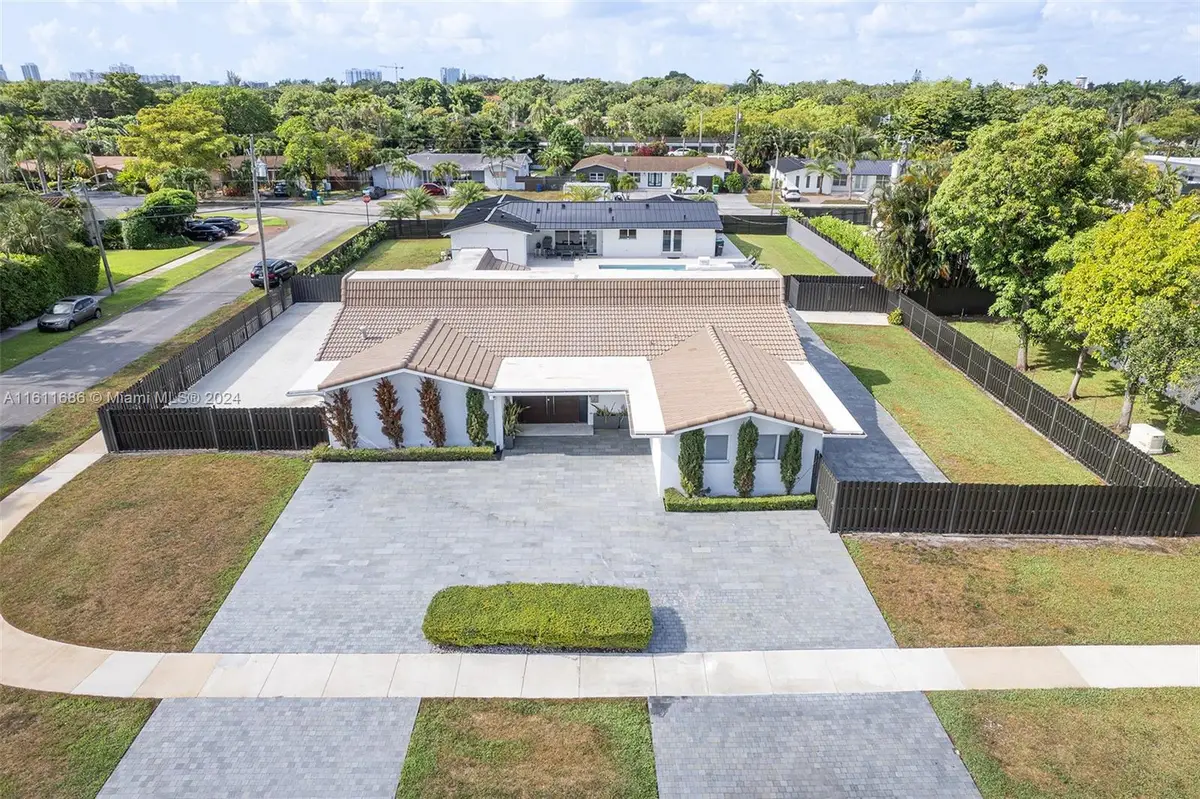 2120 NE 204th St, Miami, FL 33179 - #1