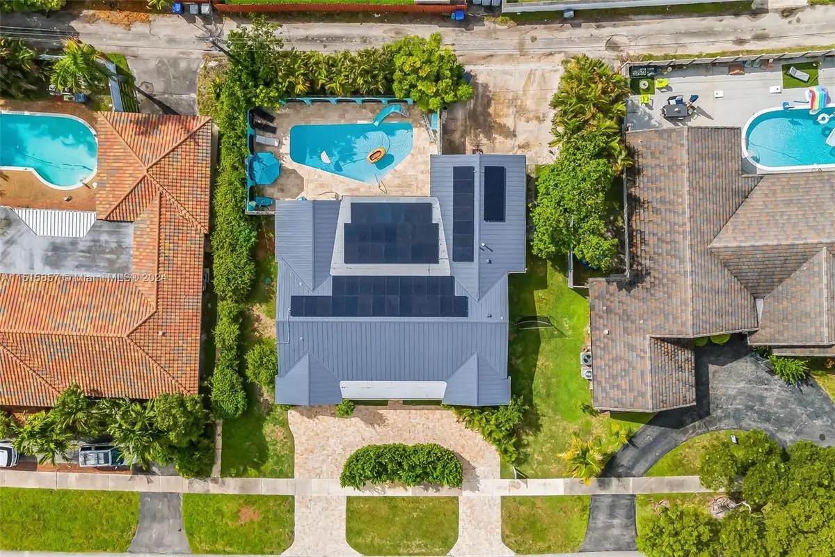 633 N Crescent Dr, Hollywood, FL 33021 - Image #1