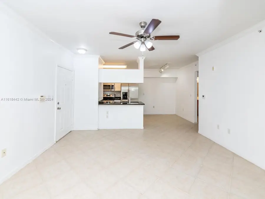 6492 Emerald Dunes Dr #206, West Palm Beach, FL 33411 - Image #2