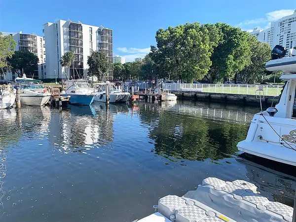 3375 N Country Club Dr, Slip 2, Aventura, FL 33180