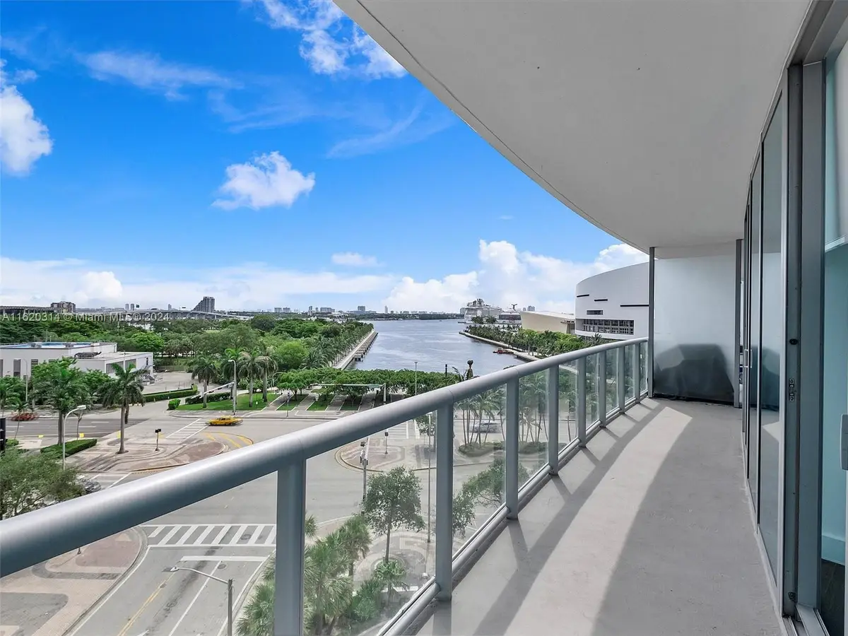 888 Biscayne Blvd #612, Miami, FL 33132 - Image #1