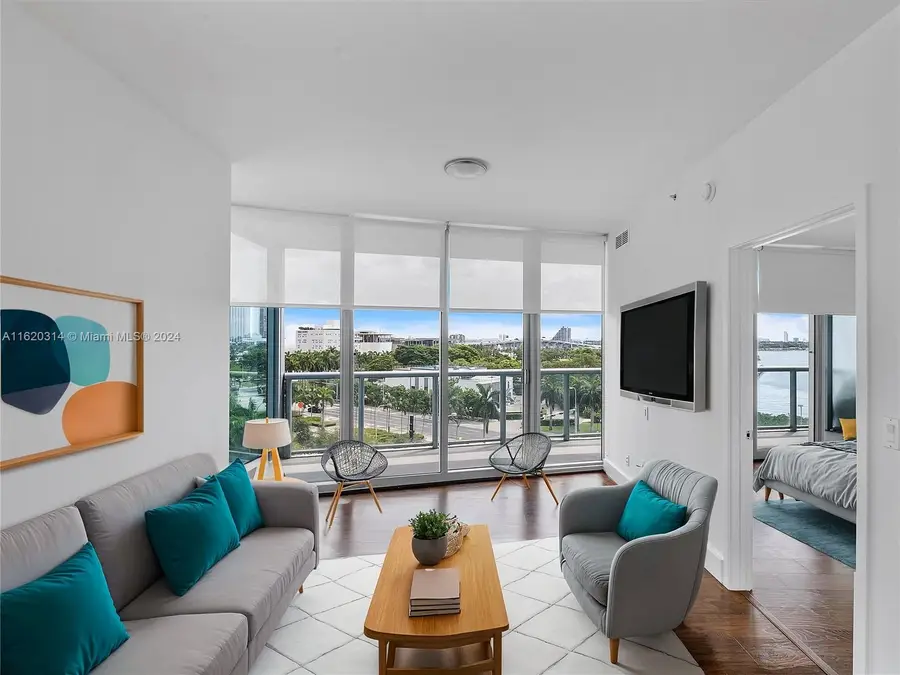 888 Biscayne Blvd #612, Miami, FL 33132 - Image #2