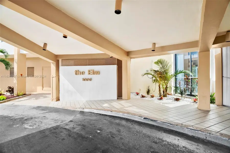 1000 Saint Charles Pl #522, Pembroke Pines, FL 33026 - Image #3