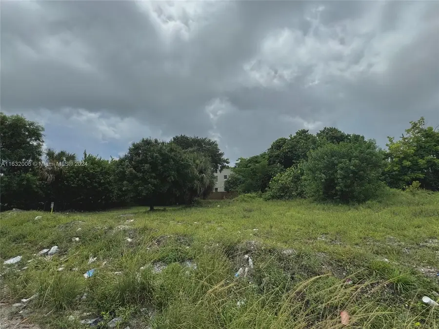 2136 NW 7th St, Fort Lauderdale, FL 33311 - #3