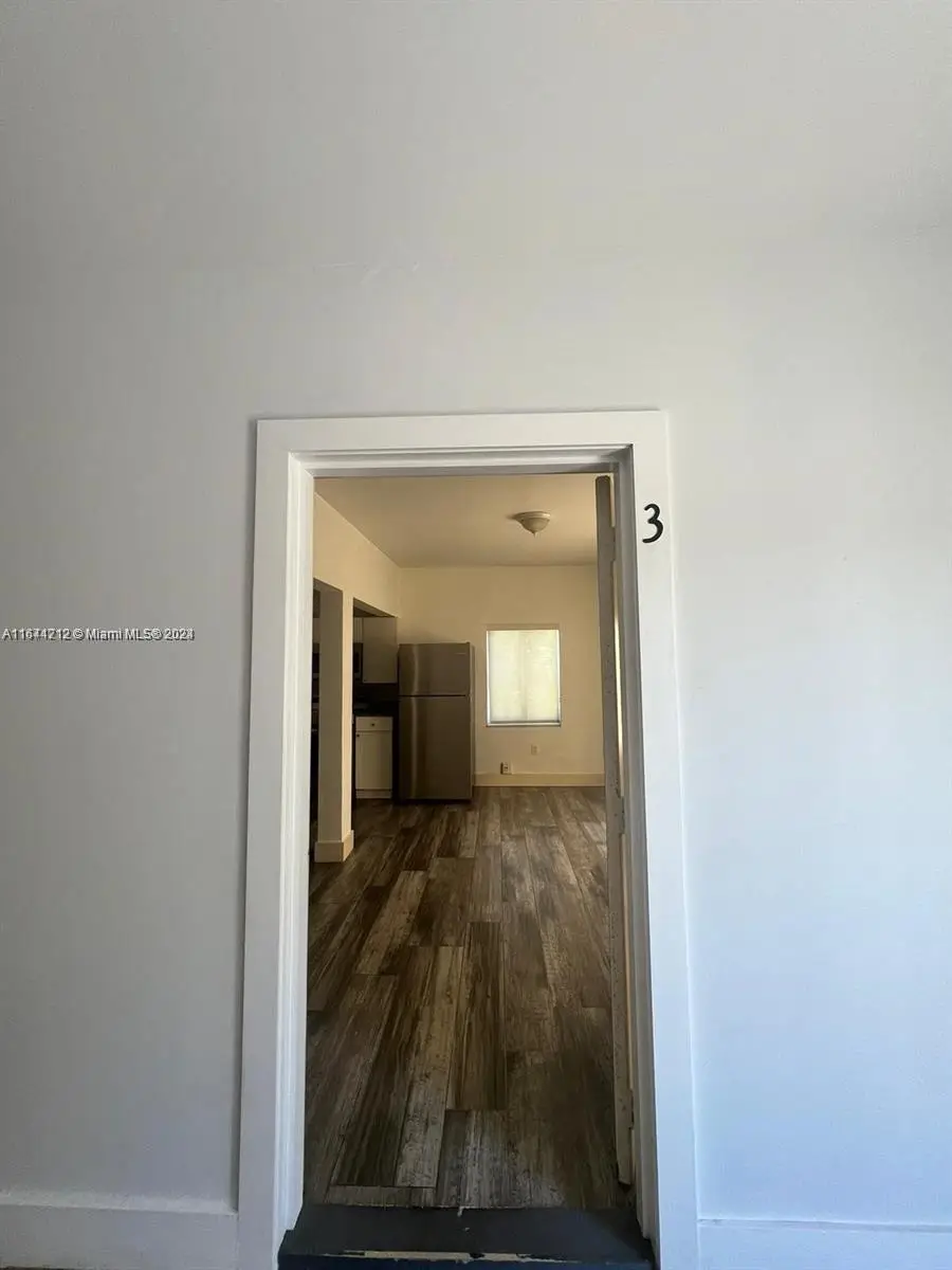 2500 NE 192nd St, Miami, FL 33180 - Image #1