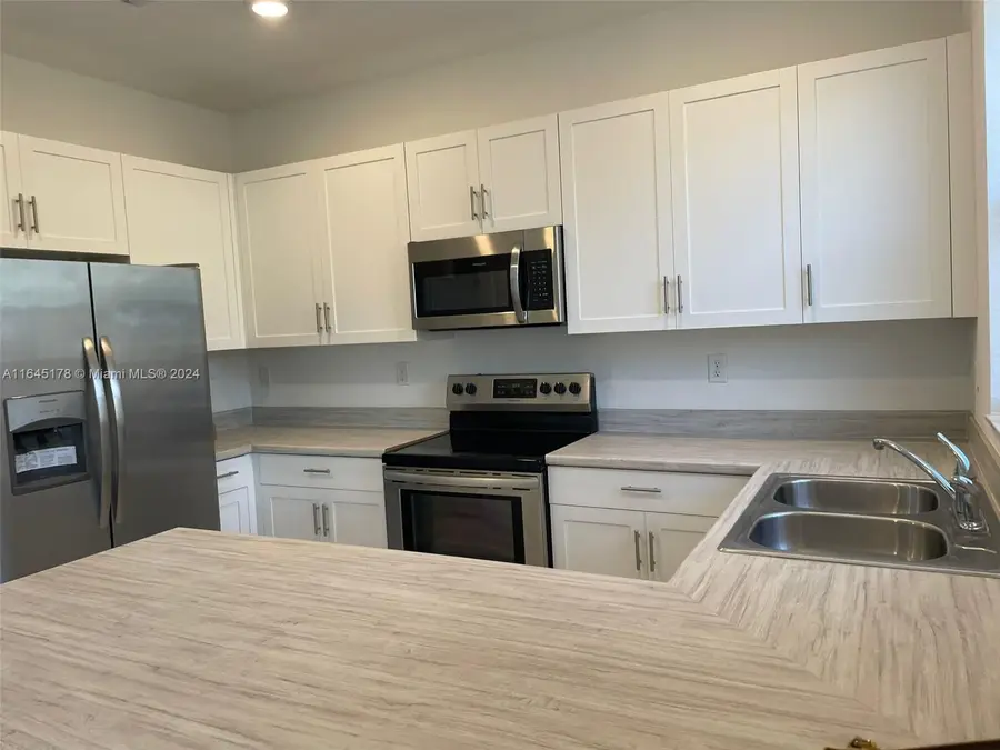 1586 SE 27th Ter #1586, Homestead, FL 33035 - Image #3